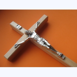 Krzyż drewniany kolor jasny  brąz 22 cm
